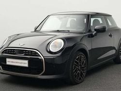 Schwarz Gebraucht 2024 Mini Cooper Favoured Kleinwagen | 25.779 € (Guter Preis)