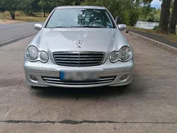 Silber Gebraucht 2005 Mercedes C180 Avantgarde Limousine | 2.700 €