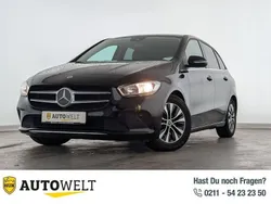 Schwarz Gebraucht 2021 Mercedes B180 Style Van / Kleinbus | 24.960 € (Fairer Preis)