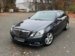 Grau Gebraucht 2009 Mercedes E250 Avantgarde Limousine | 10.900 € (Fairer Preis)