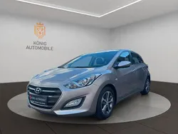 Weiß Gebraucht 2016 Hyundai i30 YES! Limousine | 9.900 € (Fairer Preis)