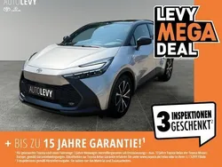 Shimmering silver metallic / dach schwarz Gebraucht 2023 Toyota C-HR Team SUV | 28.990 € (Fairer Preis)