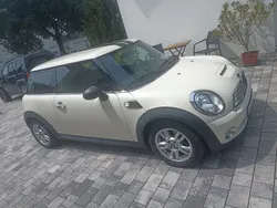 Weiß Gebraucht 2009 Mini ONE Kleinwagen | 3.900 € (Fairer Preis)