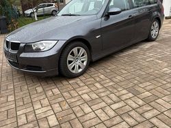 Grau Gebraucht 2006 BMW 318 Kombi | 2.990 € (Fairer Preis)