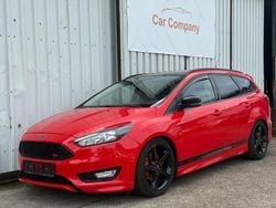 Rot Gebraucht 2016 Ford Focus ST-Line Kombi | 10.990 € (Fairer Preis)
