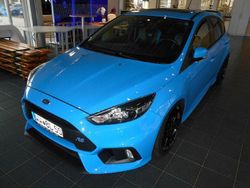 Nitrousblau metallic (metallic) Gebraucht 2018 Ford Focus RS Limousine | 34.900 €