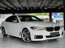Weiß Gebraucht 2019 BMW M550 Performance Limousine | 29.999 € (Fairer Preis)