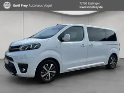Weiß Gebraucht 2023 Toyota Proace Verso Kombi | 38.880 € (Fairer Preis)