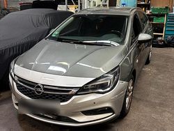 Grau Gebraucht 2018 Opel Astra Kombi | 4.650 €