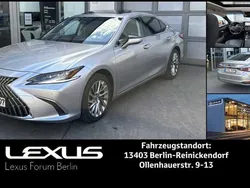 Iridiumsilber Gebraucht 2023 Lexus ES300H Luxury Line Limousine | 47.980 € (Fairer Preis)