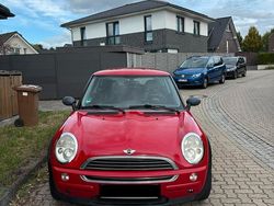 Rot Gebraucht 2002 Mini Cooper Kleinwagen | 1.800 €