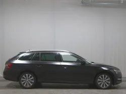 Schwarz Gebraucht 2022 Skoda Superb Premium Edition Kombi | 20.480 € (Guter Preis)