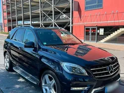 Blau Gebraucht 2014 Mercedes ML500 SUV | 15.000 €
