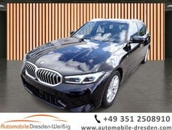 Schwarz black sapphire (metallic) Gebraucht 2023 BMW 330 M Sport Kombi | 36.980 € (Superpreis)