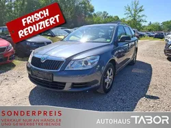 Grau Gebraucht 2012 Skoda Octavia Ambition Kombi | 2.685 € (Superpreis)