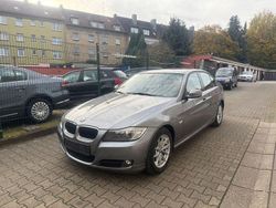 Grau Gebraucht 2009 BMW 318 Sport Line Limousine | 6.400 € (Fairer Preis)