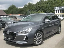 Grau Gebraucht 2017 Hyundai i30 Kombi | 10.990 € (Guter Preis)