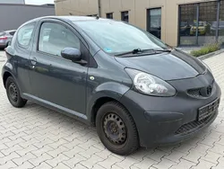 Grau Gebraucht 2005 Toyota Aygo City Kleinwagen | 900 € (Guter Preis)