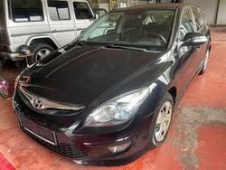 Schwarz Gebraucht 2012 Hyundai i30 Classic Limousine | 3.200 € (Superpreis)