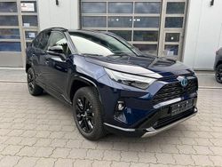 Dark blue metallic 8x8 / schwa Gebraucht 2025 Toyota RAV4 Hybrid Style SUV | 39.390 € (Superpreis)
