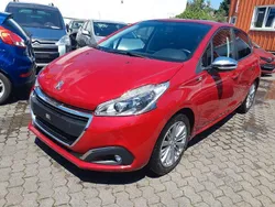 Rot Gebraucht 2017 Peugeot 208 Style Kleinwagen | 5.880 € (Fairer Preis)