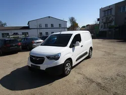 Weiß Gebraucht 2021 Opel Combo Edition Van / Kleinbus | 8.800 €