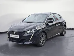 Schwarz Gebraucht 2022 Peugeot e-208 Active Kleinwagen | 18.930 € (Etwas zu teuer)