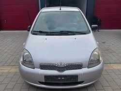 Grau Gebraucht 2002 Toyota Yaris Kleinwagen | 1.000 € (Fairer Preis)