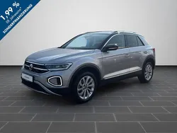 Pyritsilber metallic (metallic) Gebraucht 2024 VW T-Roc Style SUV | 27.950 € (Guter Preis)
