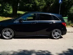 Schwarz Gebraucht 2016 Mercedes B200 AMG line Van / Kleinbus | 12.800 € (Guter Preis)