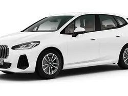 Weiß Gebraucht 2024 BMW 220 Active Tourer Luxury Line Van / Kleinbus | 36.821 € (Teuer)