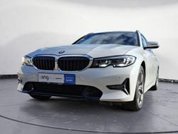 Weiß Gebraucht 2019 BMW 330 Sport Line Kombi | 22.690 € (Guter Preis)