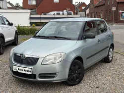Grün Gebraucht 2010 Skoda Fabia Classic Kleinwagen | 2.999 € (Guter Preis)
