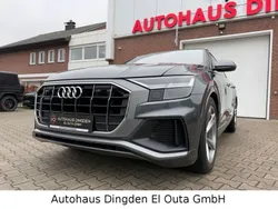 Grau Gebraucht 2019 Audi Q8 S-Line SUV | 52.950 € (Guter Preis)