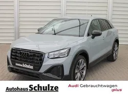 Pfeilgrau perleffekt Gebraucht 2024 Audi Q2 S-Line SUV | 44.990 €