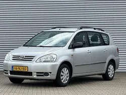 Grau Gebraucht 2003 Toyota Avensis Verso Luna Van / Kleinbus | 4.999 €