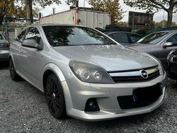 Silber Gebraucht 2005 Opel Astra GTC Coupé | 1.799 €