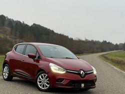 Rot Gebraucht 2018 Renault Clio IV Intens Limousine | 9.499 € (Fairer Preis)