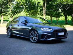 Grau Gebraucht 2024 Audi A4 Competition Limousine | 37.500 € (Fairer Preis)