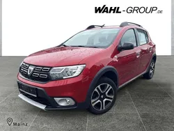 Rot Gebraucht 2018 Dacia Sandero Celebration Kleinwagen | 10.490 € (Etwas zu teuer)
