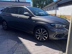 Grau Gebraucht 2016 Fiat Tipo Lounge Kombi | 7.900 € (Fairer Preis)