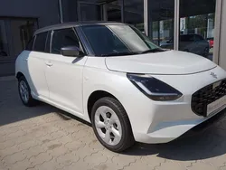 Pure white pearl/dach mineral Gebraucht 2025 Suzuki Swift Comfort Limousine | 22.440 € (Teuer)
