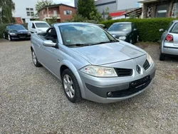 Grau Gebraucht 2007 Renault Mégane Cabriolet Dynamique Cabrio | 3.190 € (Fairer Preis)