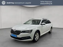 Moonweiß perleffekt Gebraucht 2023 Skoda Superb Ambition Kombi | 30.890 € (Guter Preis)