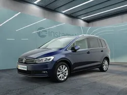 Blau Gebraucht 2024 VW Touran Highline Van / Kleinbus | 36.249 € (Fairer Preis)