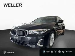 Black sapphire (schwarz) Gebraucht 2022 BMW 520 Luxury Line Limousine | 39.950 € (Fairer Preis)