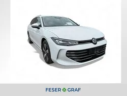 Pure white Gebraucht 2024 VW Passat Business Kombi | 41.930 €
