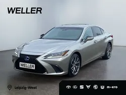 Silber Gebraucht 2018 Lexus ES300H Sport Line Limousine | 35.990 € (Fairer Preis)