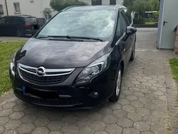 Braun Gebraucht 2016 Opel Zafira Van / Kleinbus | 10.500 € (Fairer Preis)