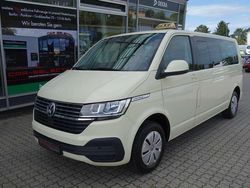 Foliert (blaumet) Gebraucht 2021 VW Caravelle Van / Kleinbus | 32.800 € (Etwas zu teuer)